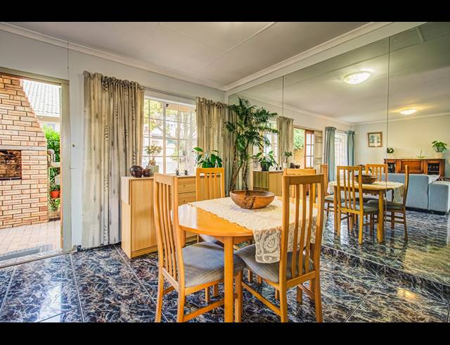 3 BEDROOM TOWNHOUSE FOR SALE IN GLEN MARAIS